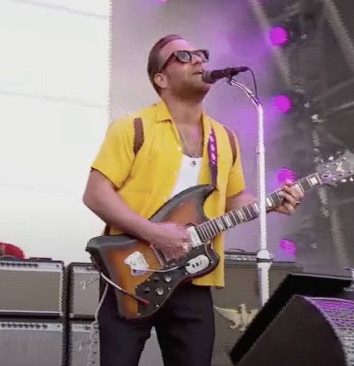 divinenoise's tweet photo. Dan Auerbach of @theblackkeys and his trusty Divine Noise 50/50 cable during their performance at the Super Bowl LVII Pregame Show last month.

#knowyourtone  #guitartech #curlycable #madeinportland #madeinoregon #vintageguitar
 #danauerbach #theblackkeys #easyeyesound https://t.co/dCk5wgaxg7