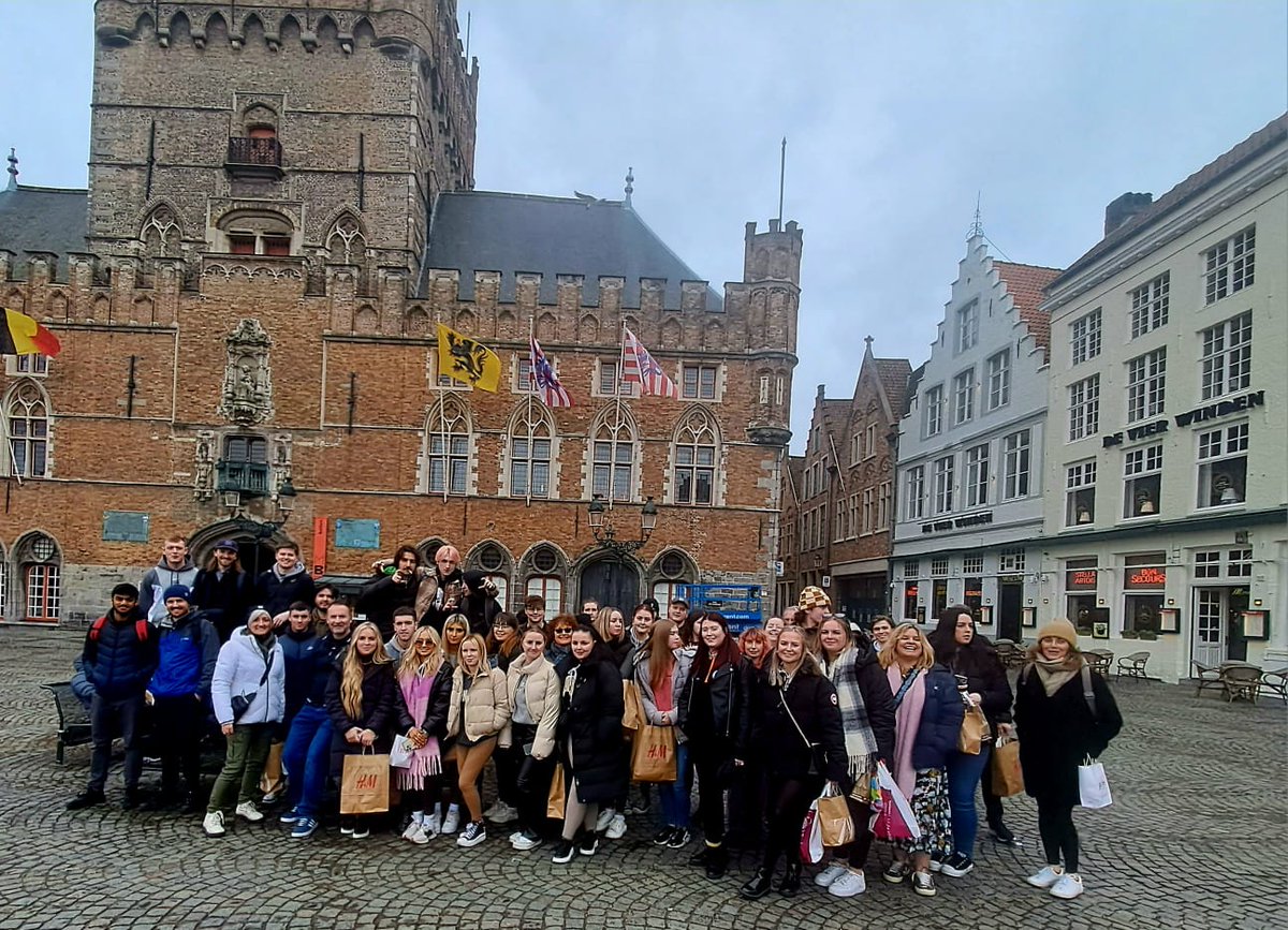 heathersara66's tweet photo. Day 9 - A visit to beautiful Bruges 
#waffles #lace #chocolate
@erasmusplusUK @IrishCollegeLVN @bfastmet https://t.co/3uyJIVwP38