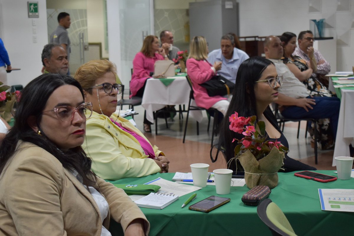 Fusoan's tweet photo. #Ahora se llevó a cabo nuestra Asamblea General de Delegados, aquí representantes de nuestras 7️⃣ #Cooperativas asociadas conocen y avalan el trabajo de Fusoan en el año 2022 🙋🙋🏼‍♀️ https://t.co/IHRJs7jY5s