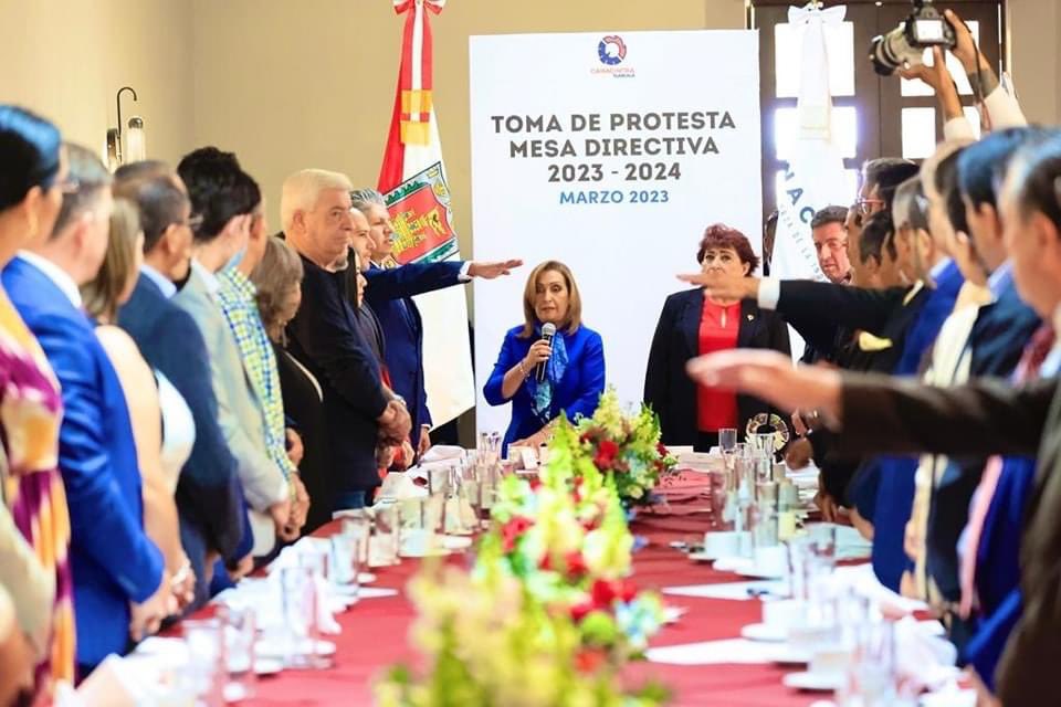 Canacintra Delegación Tlaxcala agradece la presencia de la Lic. <a href="/LorenaCuellar/">Lorena Cuéllar</a> , Gobernadora Constitucional del Estado de #Tlaxcala, por tomar protesta a la MESA DIRECTIVA 2023-2024, y por refrendar su compromiso con el sector #Industrial .