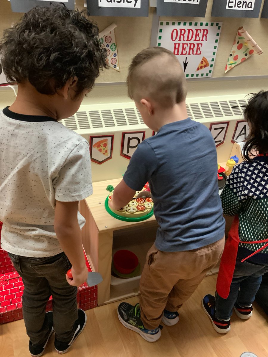 🍕The #PreK Pizza Shop is Open for Business🍕 Within this dramatic play centre are limitless opportunities to grow our language & #LiteracySkills, along w/ #NumeracySkills & #SocialSkills! It is so much fun to play w/ others as we learn! @IREC1