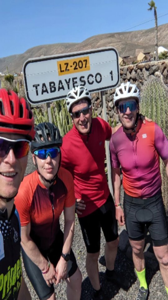 😍Cause it's a beautiful day! Yes there is a bit of wind and yes there are a few hills but it's soooooo much fun being out on your bike over here 😍
.
#primedandready
#triathloncoach #ironmancoach
#triathlontraining #triathlon #swimbikerun #triathlete … instagr.am/reel/CpyMZKQJ1…