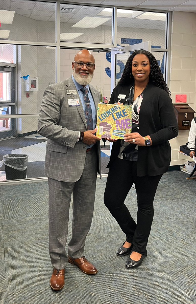 MrsQJackson's tweet image. Thank you Dr. Simmons @SayItLoudSupe for the opportunity to shadow you today! It was an amazing experience - from reading to scholars, engaging with stakeholders &amp;amp; learning about budgets! @GriffinSpalding  #LeadingAndLearning
