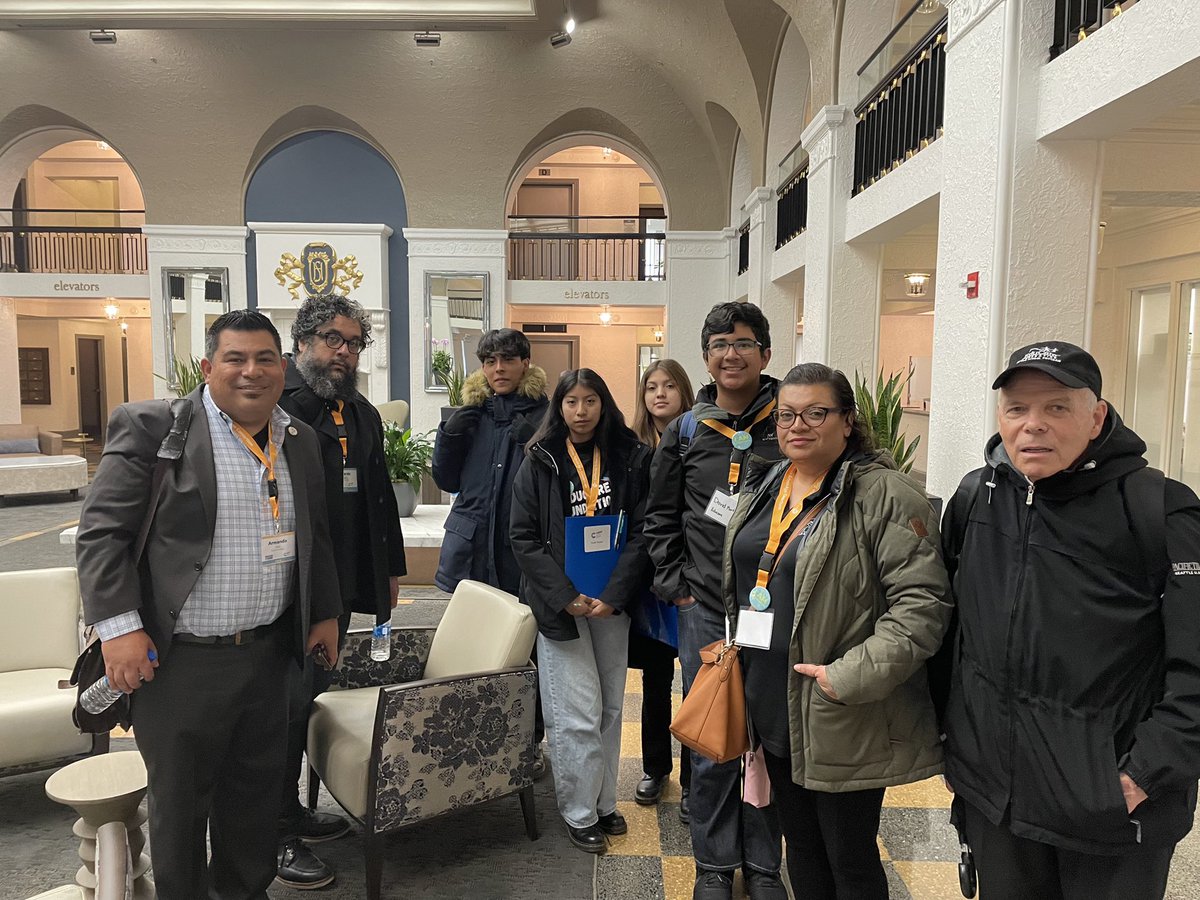 SaveAfterschlCa's tweet photo. Youth &amp; staff from @educare_fdn ready to tell #CALeg that ELO-P is a worthwhile investment &amp; show how this funding is already making a difference for kids across California. #CaAfterschoolWorks @CalSAC https://t.co/7U8A5raCuY