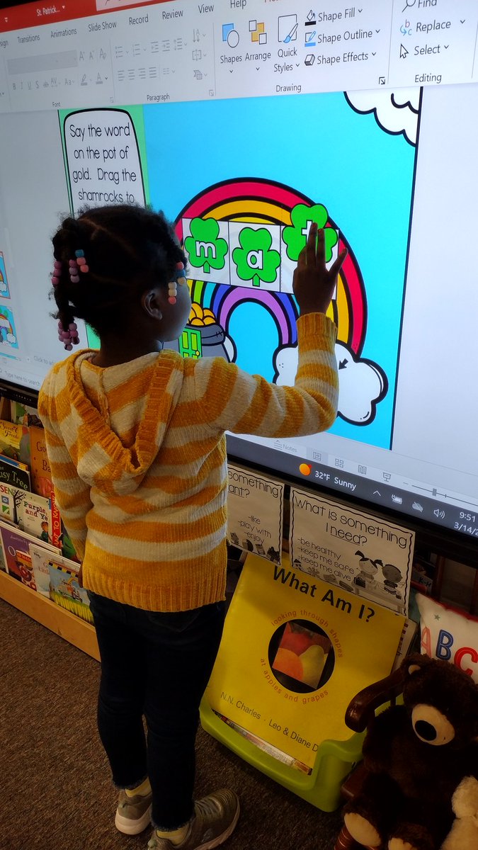 MsBrawnersClass's tweet photo. Somewhere over the rainbow... there's a brilliant group of kindergartners who can tell you ALL about CVC words! Need help with a consonant-vowel-consonant??? Well...  Kinder-Panthers to the rescue!! ☘️💚🌈✨ https://t.co/qxSezRun7l