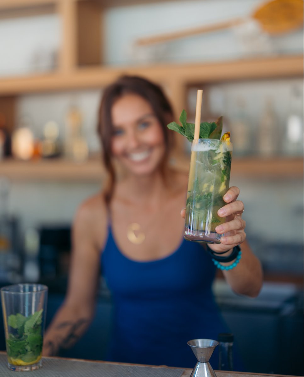 You're invited to our Mixology 101 class! Craft cocktail bartender C'elsea Marquis will take you through the basics of the art form every Tuesday at 10:00am. We'll see you there! 🍹

#hotelwailea #relaischateaux #relaischateauxnorthamerica #goldenshaka