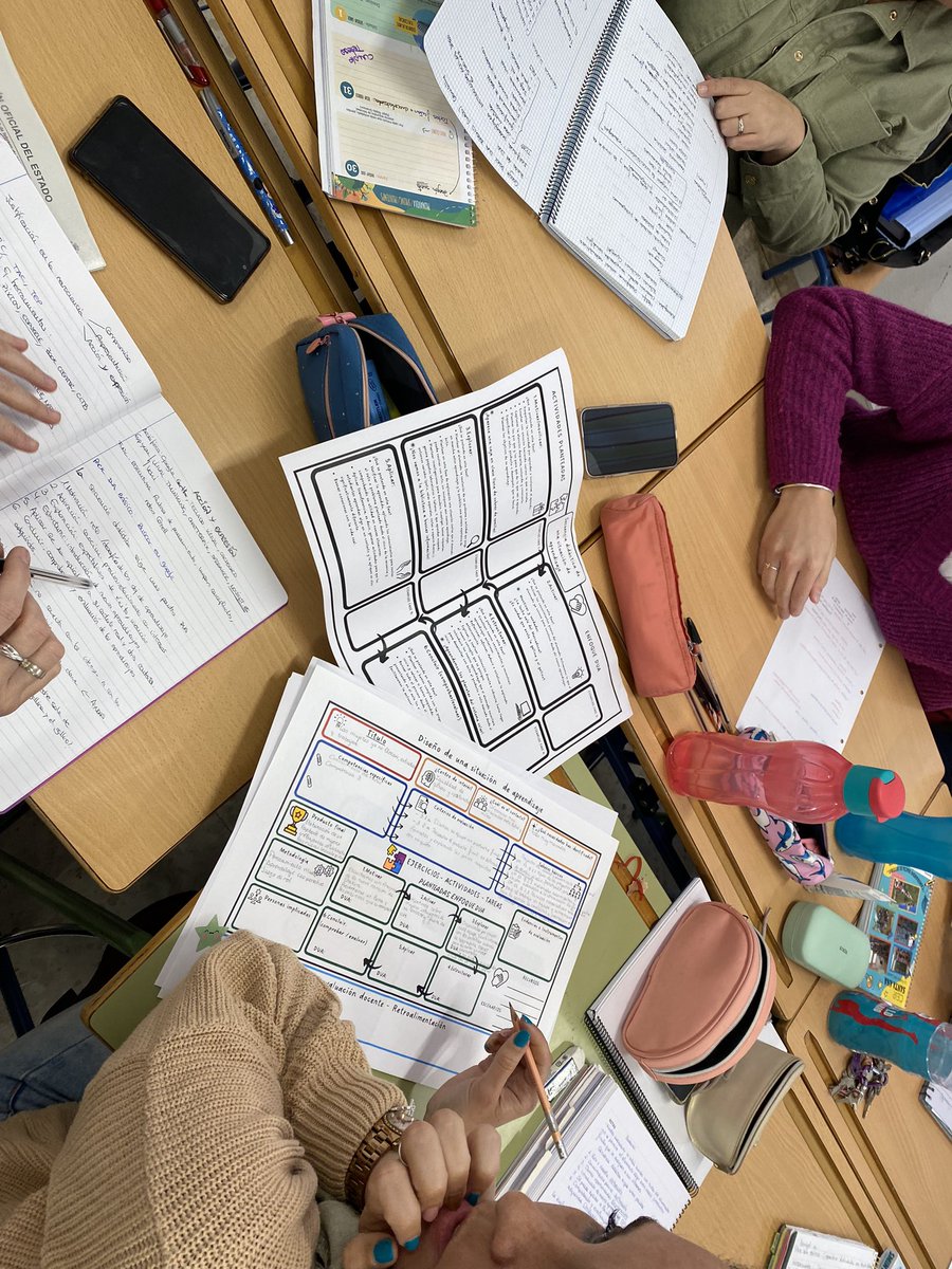 Fati_ti's tweet photo. La formación #lomloe y #SdA es todo un éxito en el CEIP Santa Ana (La Puebla de Cazalla). 
Un claustro muy aplicado y un equipo directivo muy 🔝
Seguimos sumando!! 

@ceposunaecija @EducaAnd @FormacProfAnd https://t.co/aVaHSocaR1