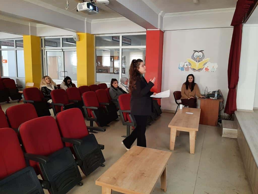Okulumuz Rehber Öğretmeni Damla ÇOBAN tarafından öğretmenlerimize yönelik Psikososyal Destek Deprem Psikoeğitim semineri düzenlendi.
<a href="/tcmeb/">Millî Eğitim Bakanlığı</a> <a href="/igdirmem76/">Iğdır İl Milli Eğitim Müdürlüğü</a> <a href="/canl_servet/">Servet CANLI</a>
