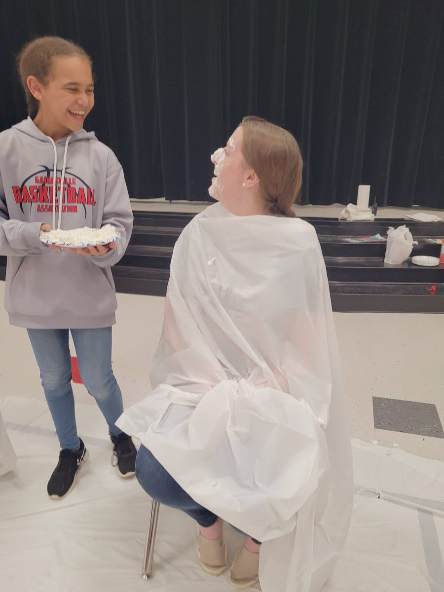 PandaCounselors's tweet photo. Shout out to our amazing @SHESPandas SCA for such a FUN fundraiser! We hope everyone had an amazing Pi Day🥧 #PWCSCounseling @SHHebner https://t.co/IoQu3EDhwb