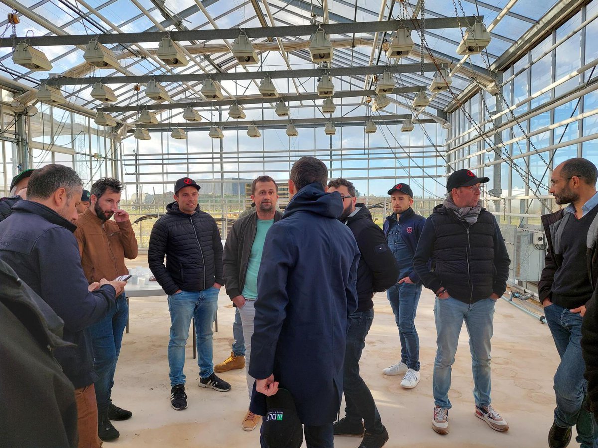 RomainMabit's tweet photo. Aujourd’hui réunion de tous nos Jardiniers et Greenkeepers de nos golfs de la région Centre Atlantique 💡✅❓👍
🌱 Visite du leader mondial de la sélection de semences (DLF)🔝
Merci 🙏🏻 à tous les participants !
⭐️ Team Terrain Centre Atlantique 💪🏻
@GolfsBluegreen #ffgolf https://t.co/HXHXm2eCnn