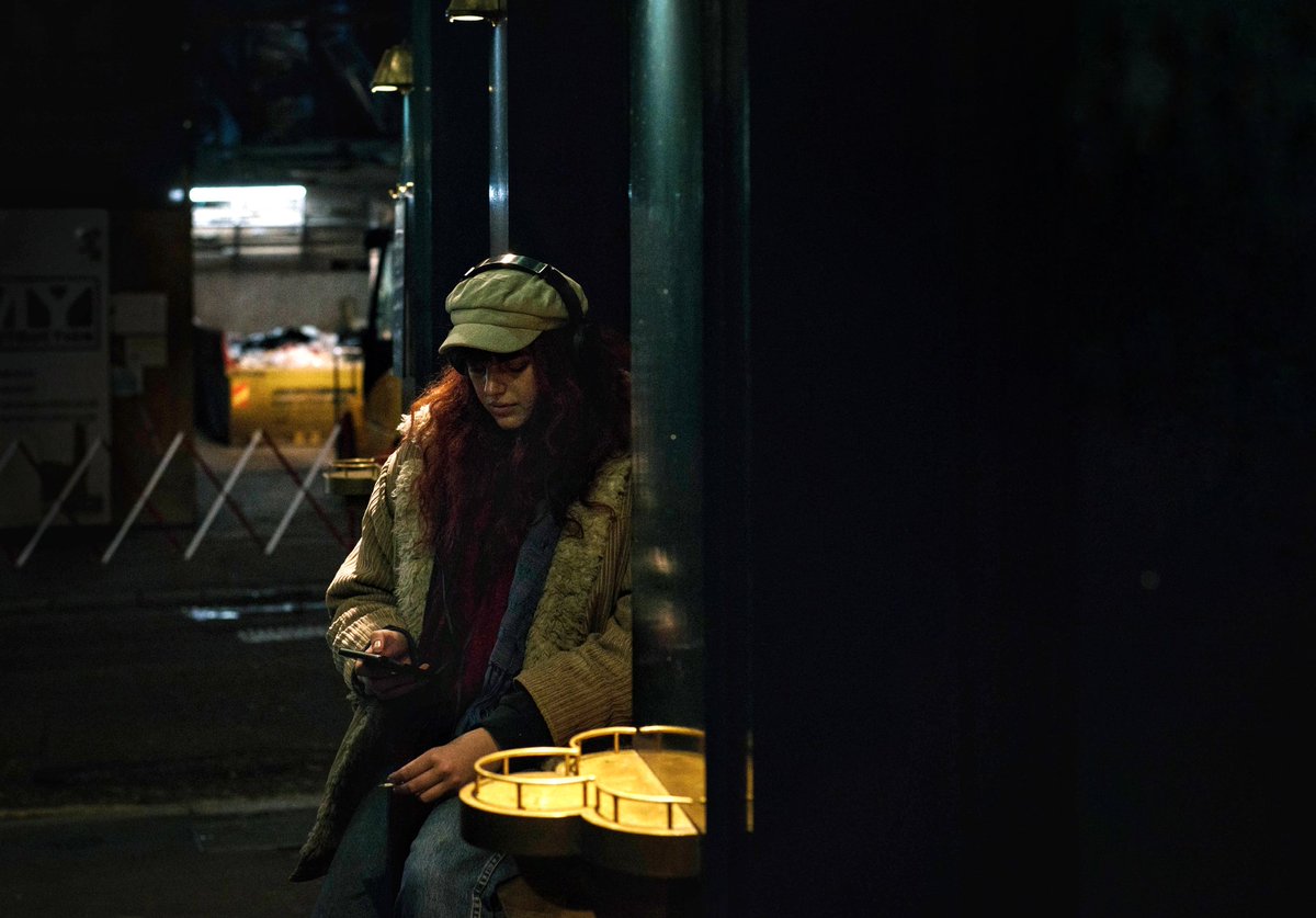 Covent Garden, November 2019.

#streetphotography #NightPhotography #streetshot #staycinematic #lensculture #streetclassics #urbanphotography #streetphotographershub #nightphotographer