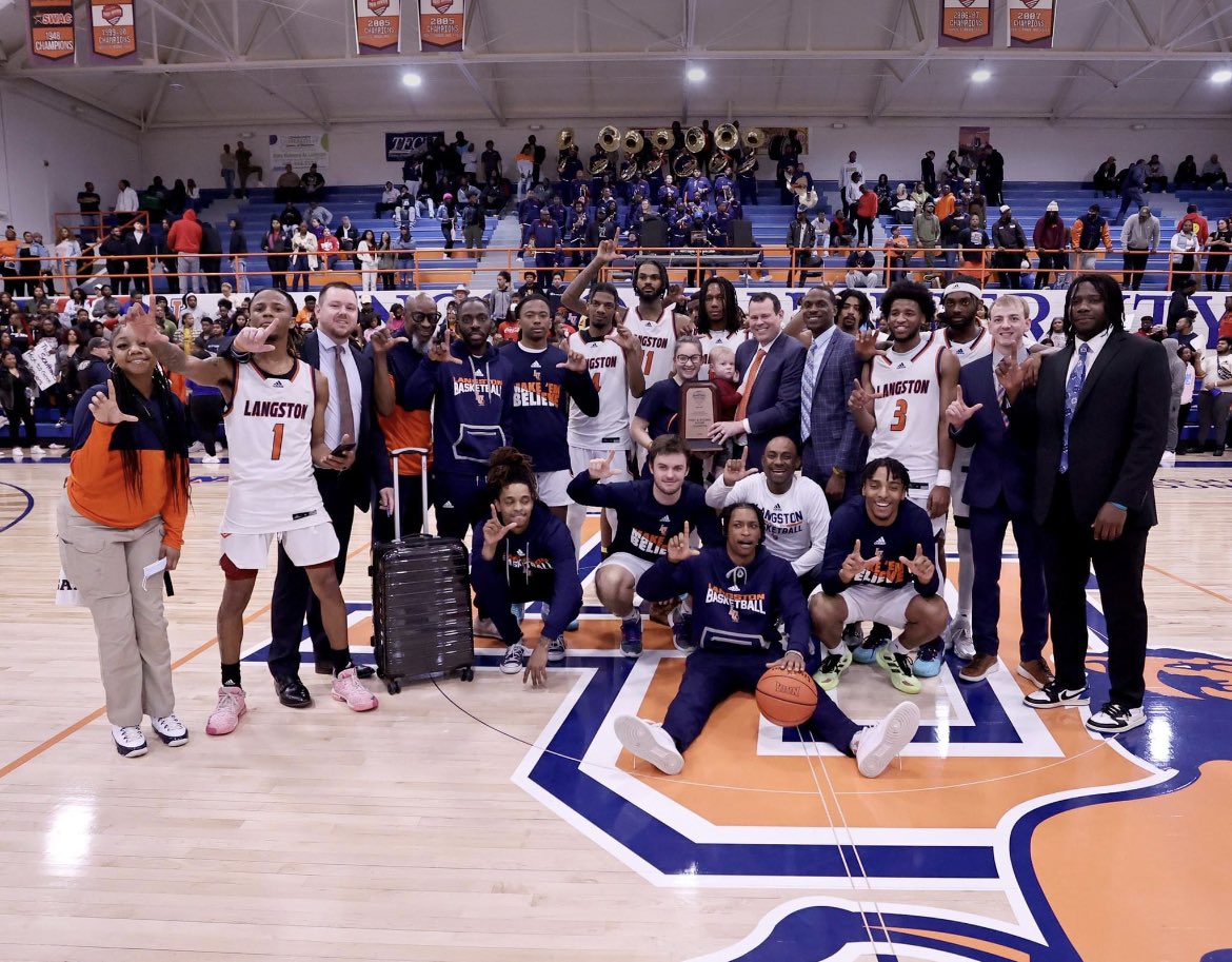 I love the hell out of these guys. THIS TEAM HAD THE BIGGEST TURNAROUND IN THE HISTORY OF COLLEGE BASKETBALL!!!! From 1 win to 31!!! A 30 game improvement in one year!! Today hurts but I couldn’t be more proud of them. #LsUp