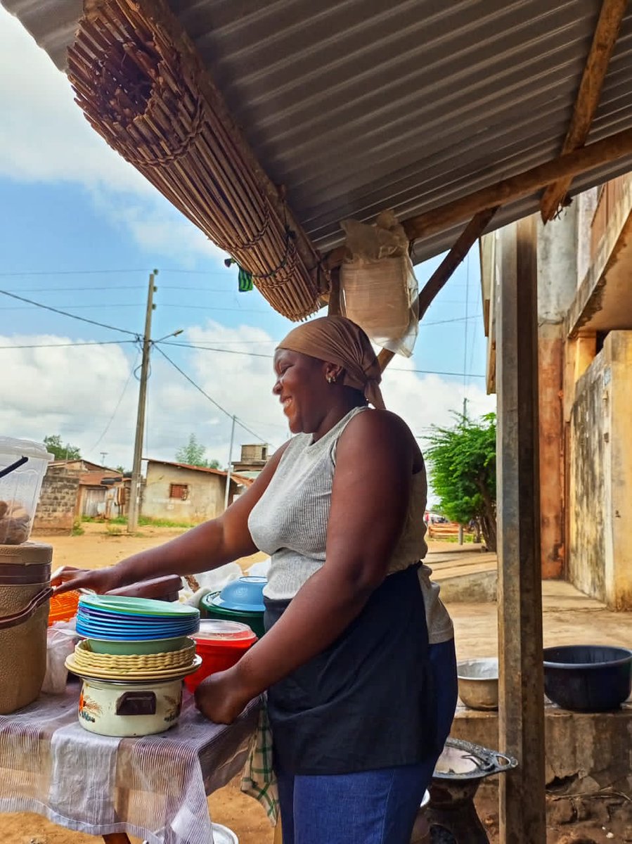 WidadMoussa's tweet photo. C'est petit à petit que l'oiseau fait son nid.
C'est pas grand chose, mais je les fais ☺️.
Vous pouvez passer pour manger à votre faim.
Suis ouverte de 7h-15h
Suis à Porto-Novo, dangbéklounon 100 m de l'université Gaza formation
On ne lâchera pas,
Nevers give up https://t.co/TQ0RjjfN9x