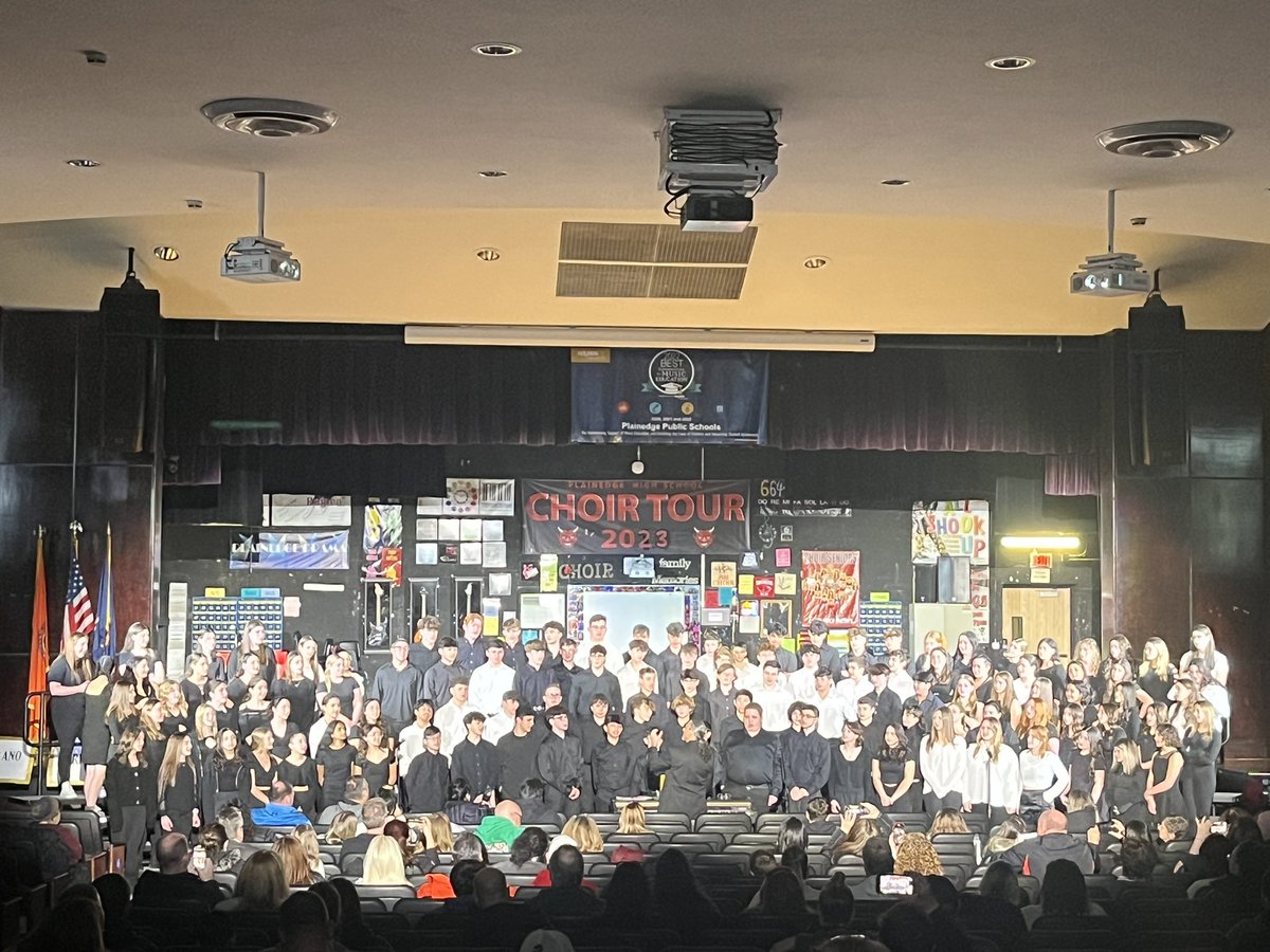 Ms_Tarsnane's tweet photo. Congratulations to all of the performers at last night’s Choir Festival! Such a fun way to share music with their families! 🎶 #WeArePlainedge https://t.co/1d8oQ2AHxC