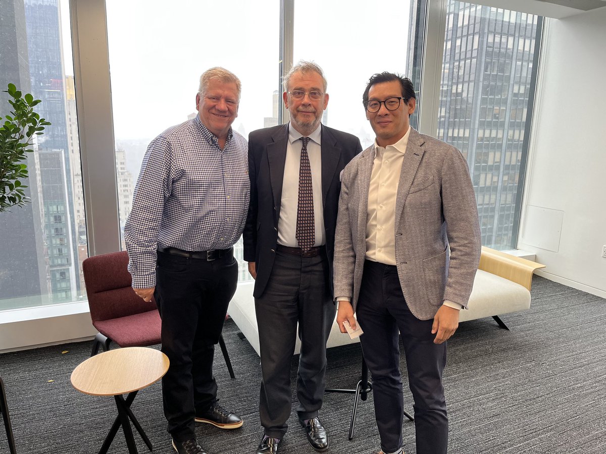 HulseMorris's tweet photo. Great to be with @bkrintl members at todays @AICPA meeting #NewYorkCity Dave Davis - Johnson &amp; Yau, Tim Morris, CEO @bkrintl , Gwayne Lai @AnchinCPA #bkrelationships https://t.co/IxpsNa1ygN