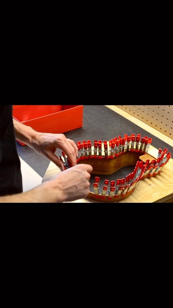 Installing the kerfed linings on one of our custom built ukuleles
.
.
.
.
.
#twistedwoodguitars #ukelife #instrument #webuildinstruments #canadasukeco #canada #vancouverisland #koapro #ukulelelove #uke #cuttingwood #ukulele #ukesofinstagram #blackwalnut … instagr.am/reel/CpyOpGVjw…