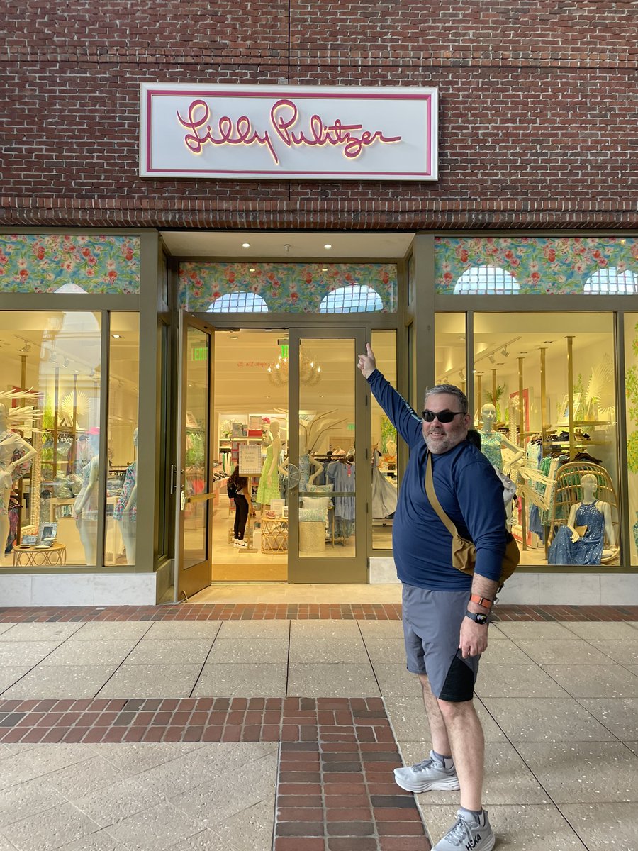 alexisschutz_md's tweet photo. Your favorite #radoncs are in ☀️Orlando ☀️getting everything ready for #ACRO2023! But first, we wellness walk with our fannies through Disney springs and pit stop at @blally_md favorite store #ACROracingteam @ACRORadOnc @ACROresident https://t.co/X9T7smNEkE