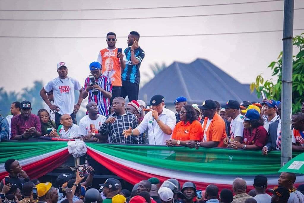 EdetEdetFriday2's tweet photo. Call it Triumphant Entry
Call it Akwa Ibom Peace Walk
Call it Victory Match
Call it Umo Eno Street Waka

IT IS VICTORY FOR PDP

#RoadTourwithUmoEno
#AkwaIbomisPDP
#UmoEnoisHere https://t.co/f35aCHfJGe