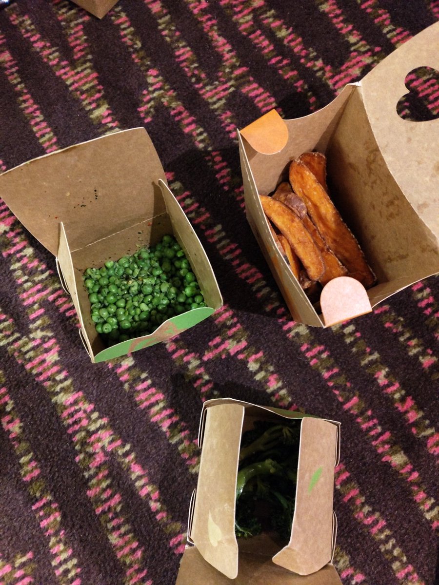 DylanTedaldi's tweet image. Are these the normal side portions @NandosUK ? It's pretty small for the price point :(