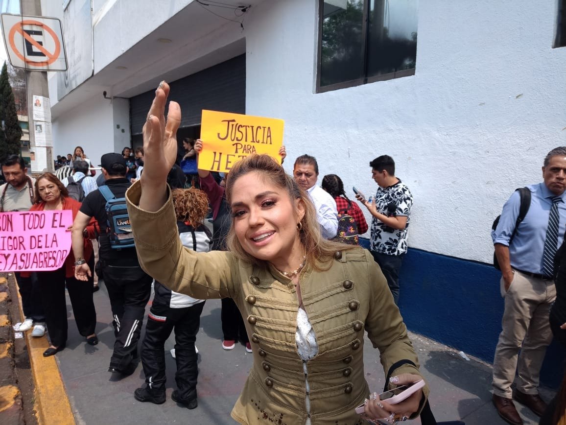 Azucena Uresti tweet media