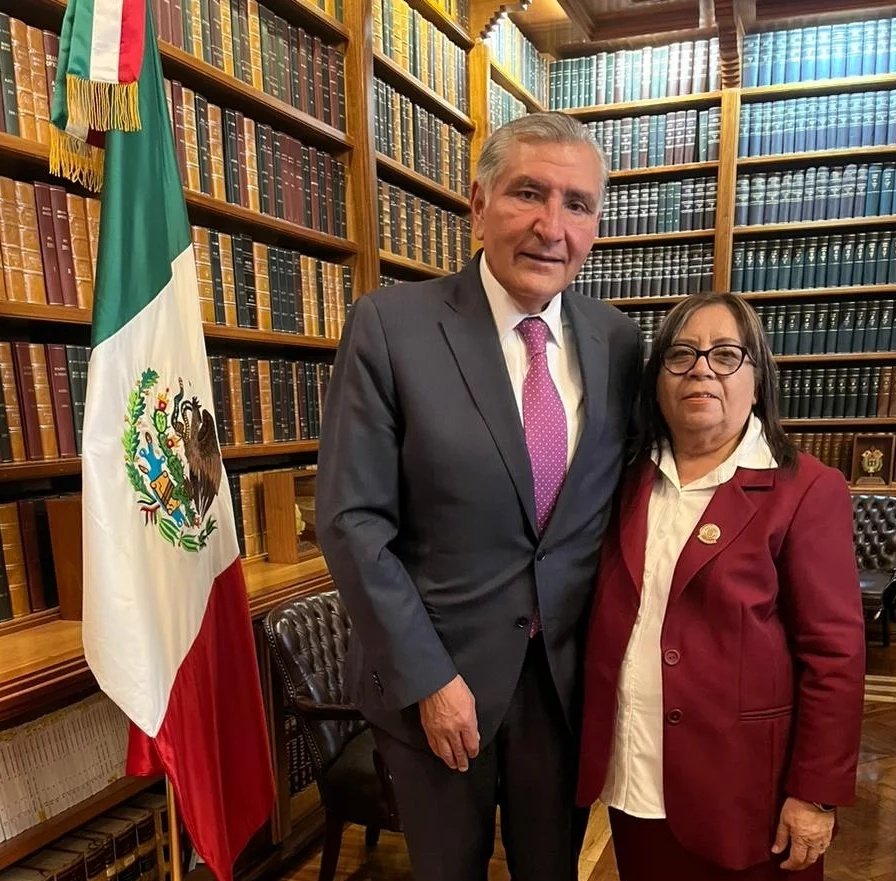 gloria_miramon's tweet photo. 🇲🇽 Amigos, tuve el honor de estar presente con mis compañeros Diputados de la XXIV Legislatura, con @adan_augusto, Secretario de Gobernación, con el objetivo de beneficiar a nuestro estado bajacaliforniano con programas que el Gobierno de México ofrece 🇲🇽
#EstamosParaServir https://t.co/vdhW3rsCHD