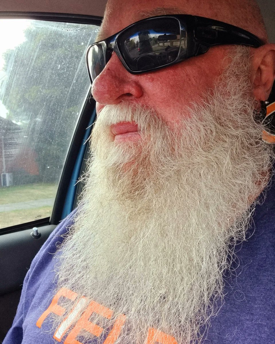 GrandpaBeardo's tweet photo. Got the old face forest trimmed yesterday by Vinnie the hedge specialist at Bob’s Barber Shop Eastland #IsBeardIsGood #AdventuresOfGrandpaBeardo #PartAnimalPartMachineAllBeard 🐻⬇️🇦🇺 https://t.co/PfCOgt3Tgr