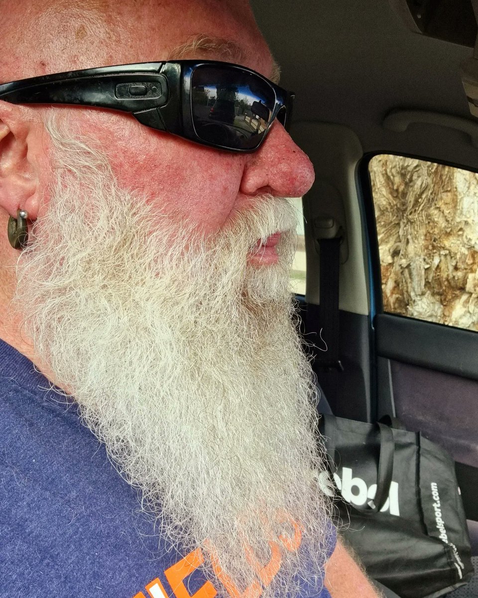 GrandpaBeardo's tweet photo. Got the old face forest trimmed yesterday by Vinnie the hedge specialist at Bob’s Barber Shop Eastland #IsBeardIsGood #AdventuresOfGrandpaBeardo #PartAnimalPartMachineAllBeard 🐻⬇️🇦🇺 https://t.co/PfCOgt3Tgr