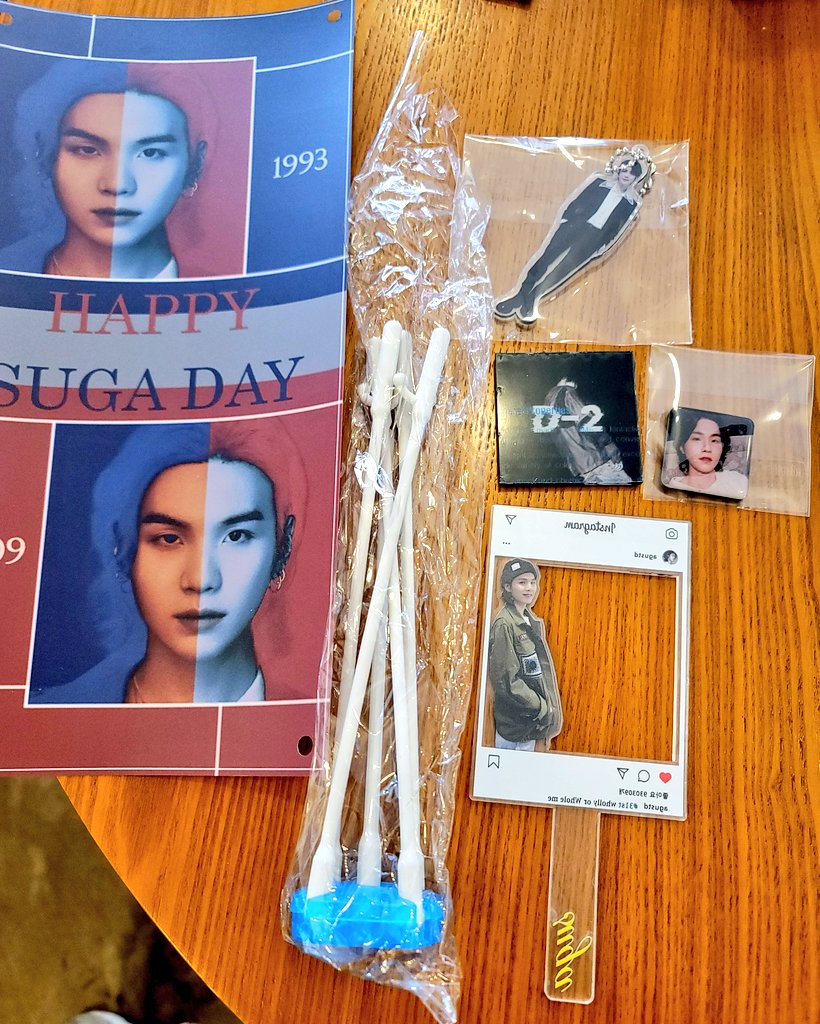 yony_hy's tweet photo. @cafe_viaggio 
#물오름달_아흐레_찾아온_너
윤기날 다녀온 비아찌오🐱🫶
후기가 안올라갔다니..이제야 발견..😅늦은후기ㅎㅎ
들어가자마자 아는 아미분들 만나 너무 반가웠던날☺️
럭드도 골고루 나왔어요😆갖고싶었던 변온머그도 겟!!
주말에 한번 더 갔다온건 안비밀ㅎㅎㅎ
사장님 감사합니다💜 https://t.co/WMlry7avkh