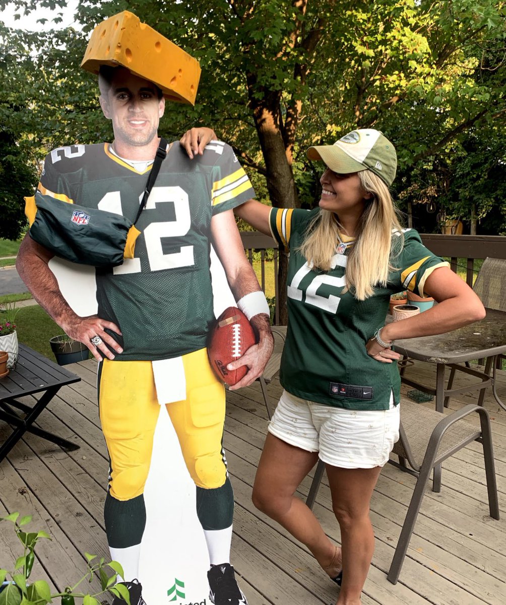 LoFromWisco's tweet photo. I know it’s just a sport. 
I know it’s sin to like him on Twitter. 
I know I disagree with a lot of his viewpoints, but I know I enjoyed watching him on the field.  

Even the bad times. 
 
If Favre made me start watching football, Aaron Rodgers made me fall in love with it. https://t.co/UaBa1u5kMi