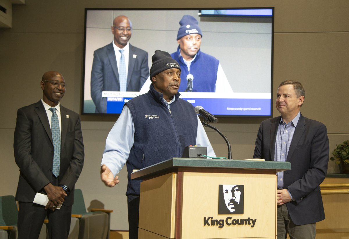 KingCountyMetro's tweet photo. Interim Dept. General Manager Ernest Kandilige and 2021 Operator of the Year Terry Moon received the proclamation from the @KCCouncil and @kcexec declaring March 12-18 Transit Appreciation Week in King County! #ThanksMetro https://t.co/6kUHz4D7ox