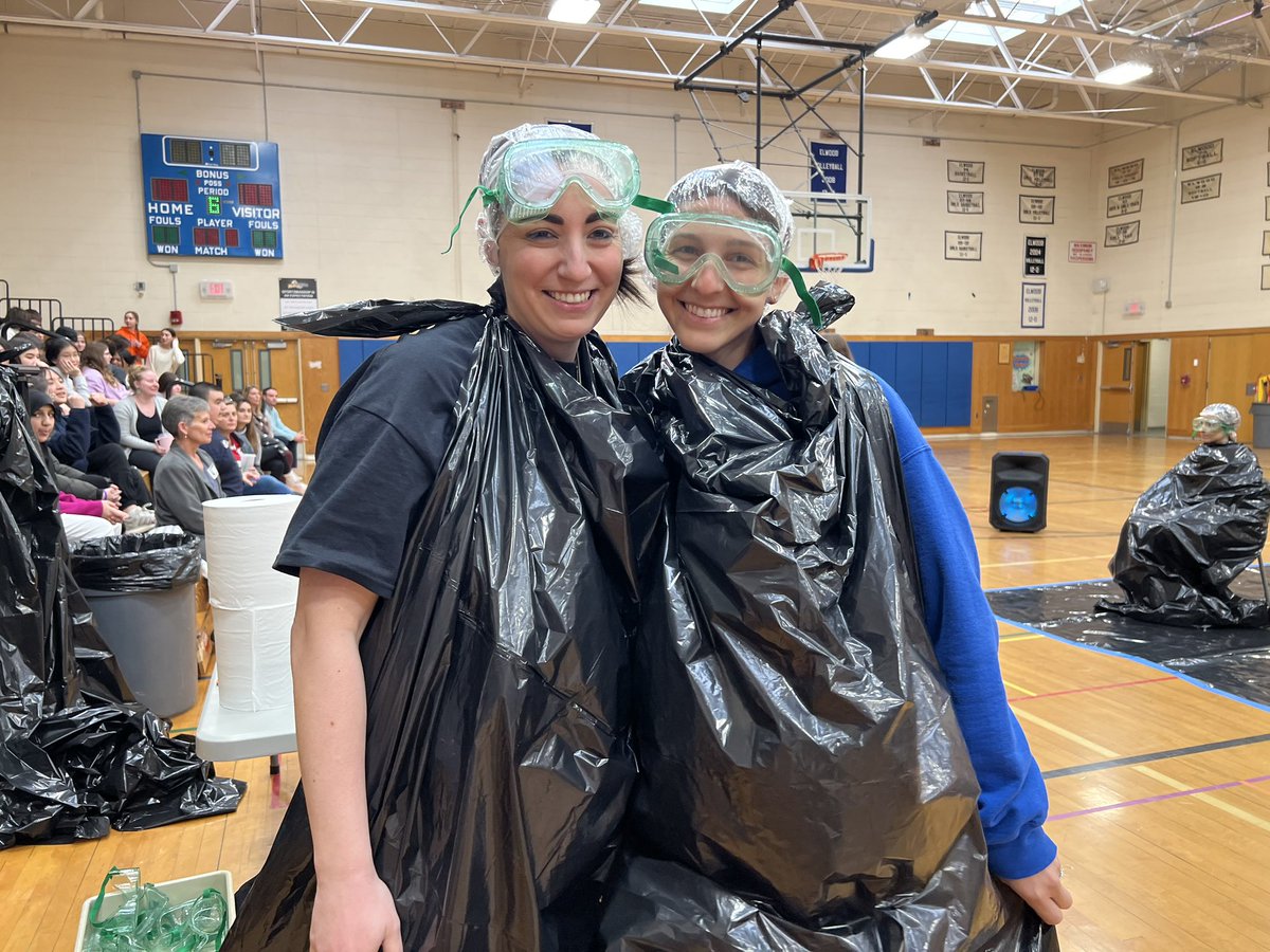 Shout out to <a href="/Mrs_Cuomo/">Mrs. Cuomo</a> for putting together awesome Pi Day festivities!! Mrs. Oriolo and I were all smiles… pre-pie 😂🥧