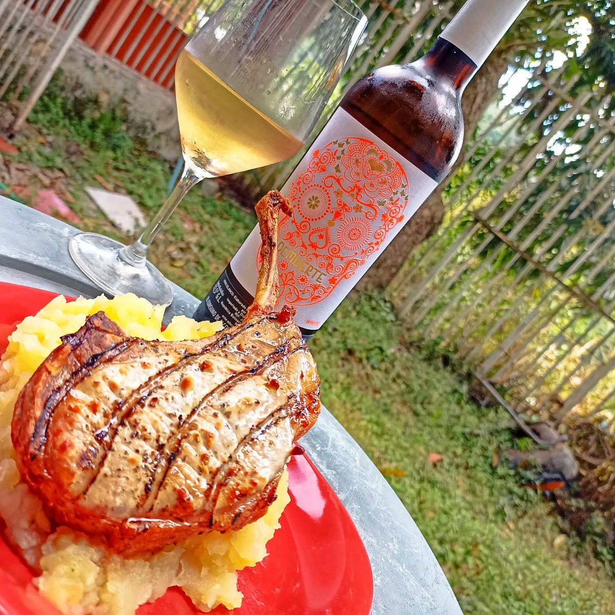 probado el nuevo <a href="/DemuerteWine/">DEMUERTE Wine by Winery On Creations</a> blanco, bien acompañado. lo contamos en Instagram

instagram.com/p/CpyRpfPueQO/