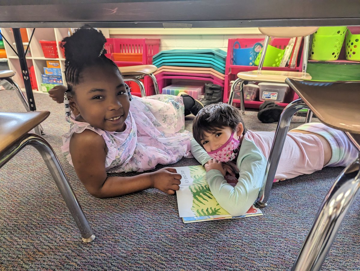 Fostering the ♥️ of reading with my kinder kids
#partnerreadingwithdecodables