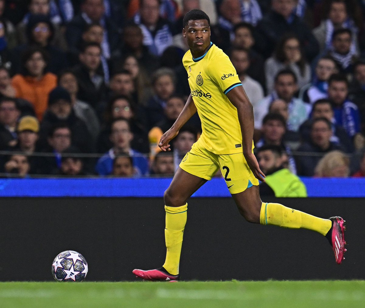 Denzel Dumfries tweet media