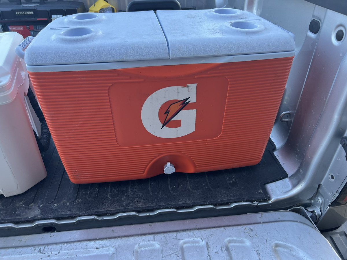 coachdeesmith's tweet photo. Behind every coach with a Gatorade cooler is a pissed off AT looking for said Gatorade cooler https://t.co/CTmIF7kZhP