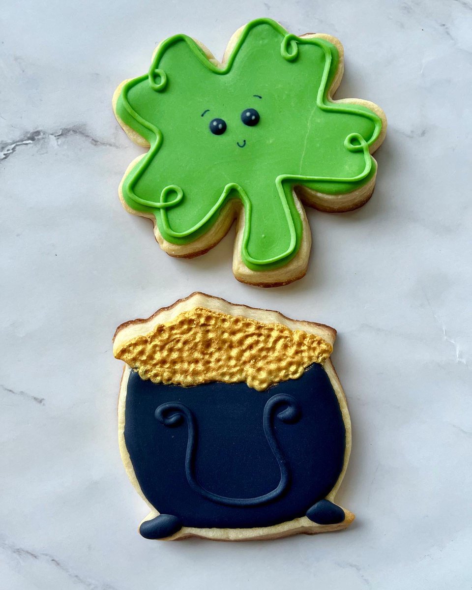 Hey #ottaww, Order your #StPatricksDay grazing box now! Comes with two gourmet festive sugar cookies!

goodgrazes.ca/products/the-s…