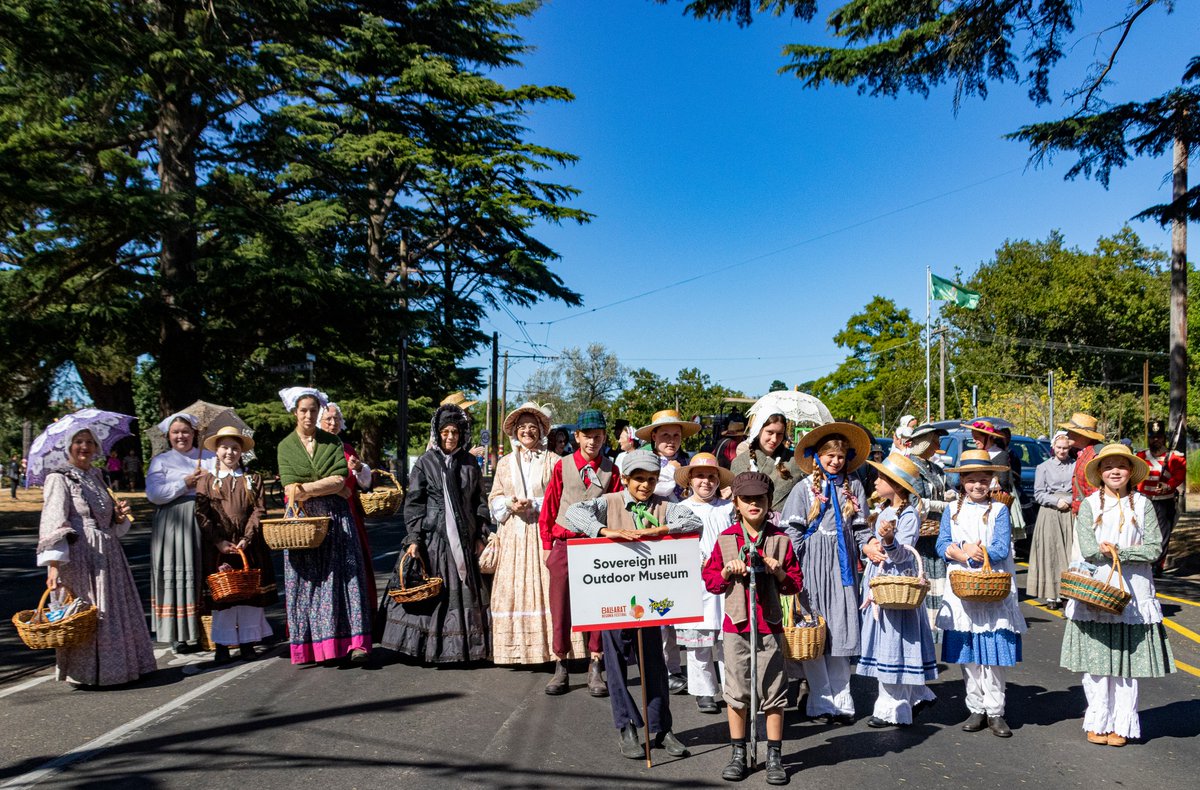 Sovereign Hill (@sovereignhill) on Twitter photo We had a great time at the recent <a href="/cityofballarat/">Ballarat Council</a> Begonia Festival with our volunteers taking part in the main parade alongside our Redcoats & horse team.
Find out more about our volunteer program: bit.ly/3LjJNnH We had a great time at the recent <a href="/cityofballarat/">Ballarat Council</a> Begonia Festival with our volunteers taking part in the main parade alongside our Redcoats & horse team.
Find out more about our volunteer program: bit.ly/3LjJNnH