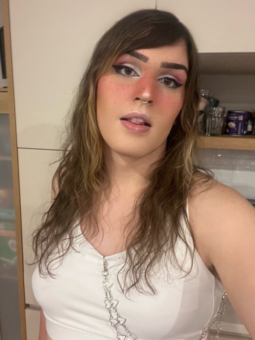 What are y&rsquo;all up to today? 😌💕 https://t.co/RnOP8ZYkB5<a href="/tag/newprofilepic"class="tags"><span>#newprofilepic</span></a>