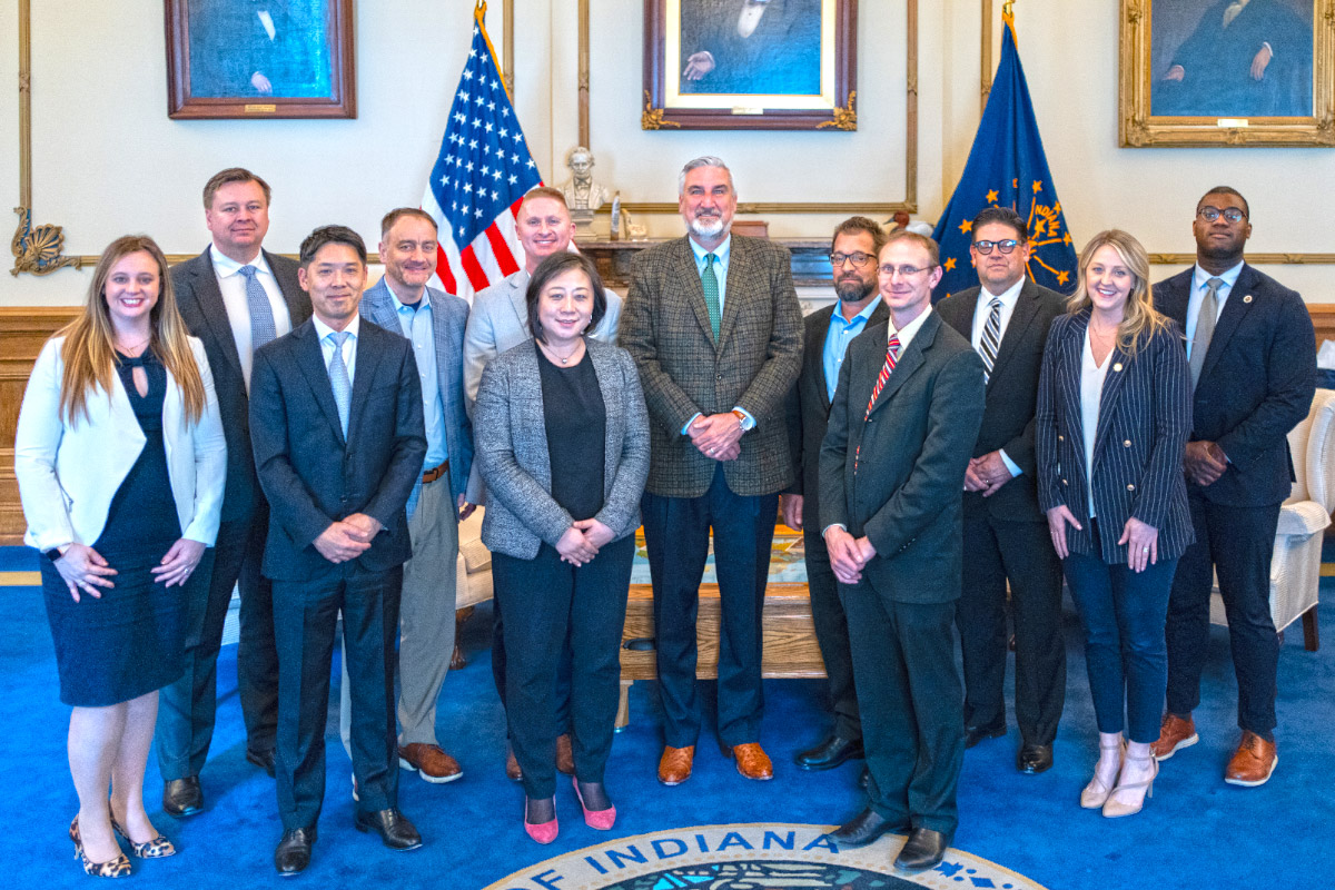 Flexware Innovation (@teamflexware) on Twitter photo <a href="/TeamFlexware/">Flexware Innovation</a>'s Scott Whitlock and a team from Hitachi recently met with Indiana Governor Eric Holcomb. The conversation centered on challenges facing industry along with the State's response. <a href="/TeamFlexware/">Flexware Innovation</a>'s Scott Whitlock and a team from Hitachi recently met with Indiana Governor Eric Holcomb. The conversation centered on challenges facing industry along with the State's response.