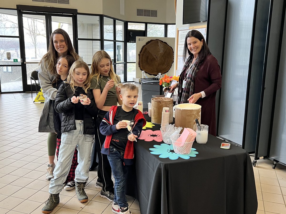 Young at Art at the ⁦@NevadaCountyCA⁩ Rood Center. #YouthArt