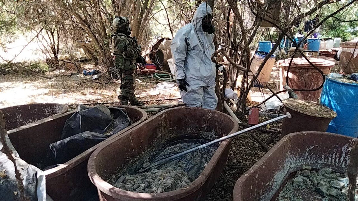 Milagrosamente “se incrementaron” decomisos de laboratorios de drogas. Pero nunca hay detenidos. ¿A poco mi presi-montajes piensa que se la comprarán los EEUU?