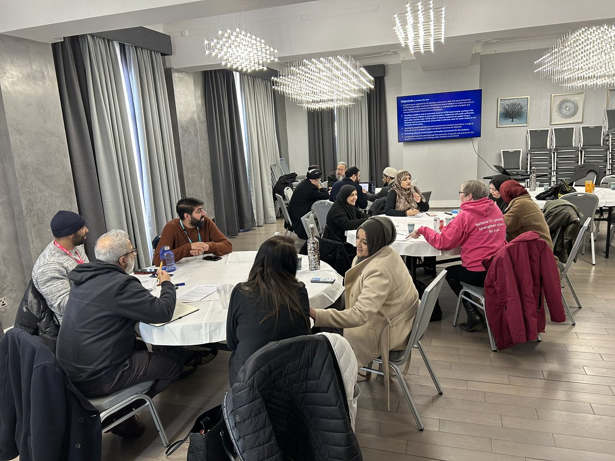 DevelopGlodwick's tweet image. Fantastic away day workshop delivered by @786maq for our group today, a lots of positives taken out and future is bright  #developcommunity @OsmanSayyed