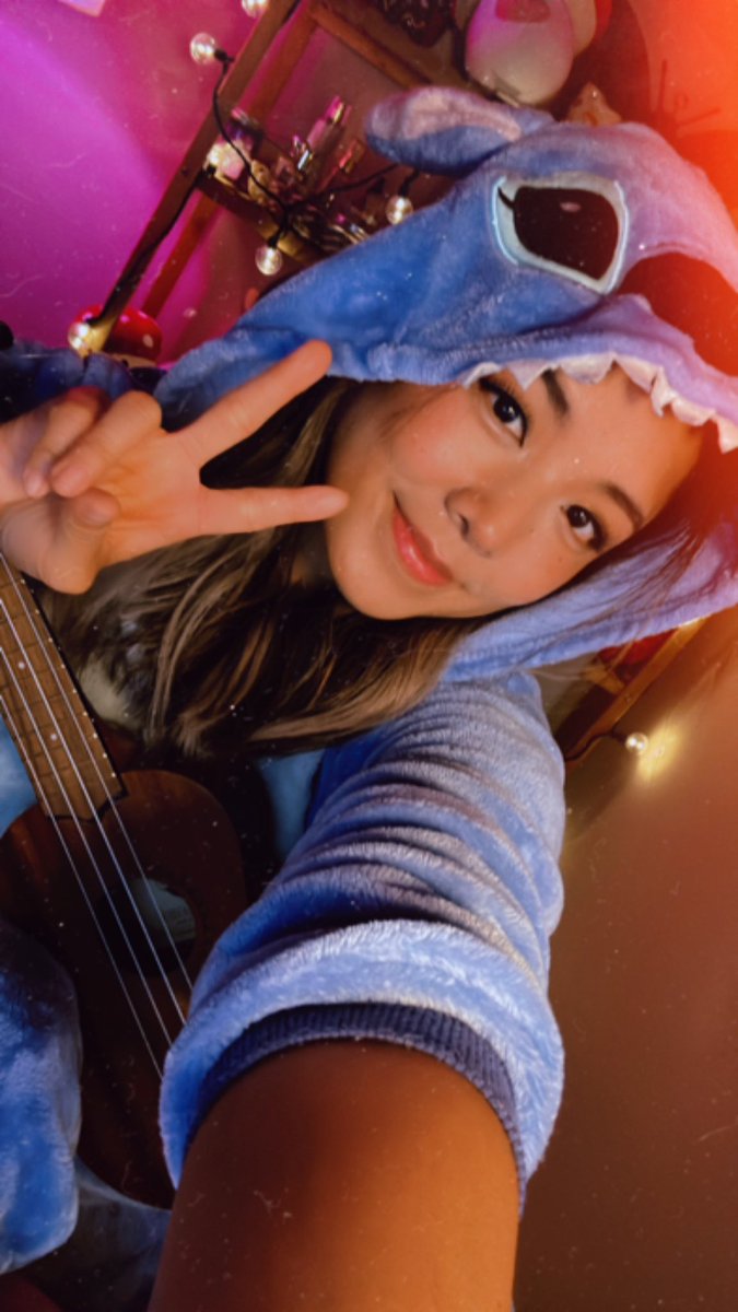 KyaaMoon's tweet photo. Going live in a few for a little…….karaoke? 😳 https://t.co/5GRi6Bl6P3 #twitchstreamer #TwitchAffilate #karaoke https://t.co/8OltWtaarE
