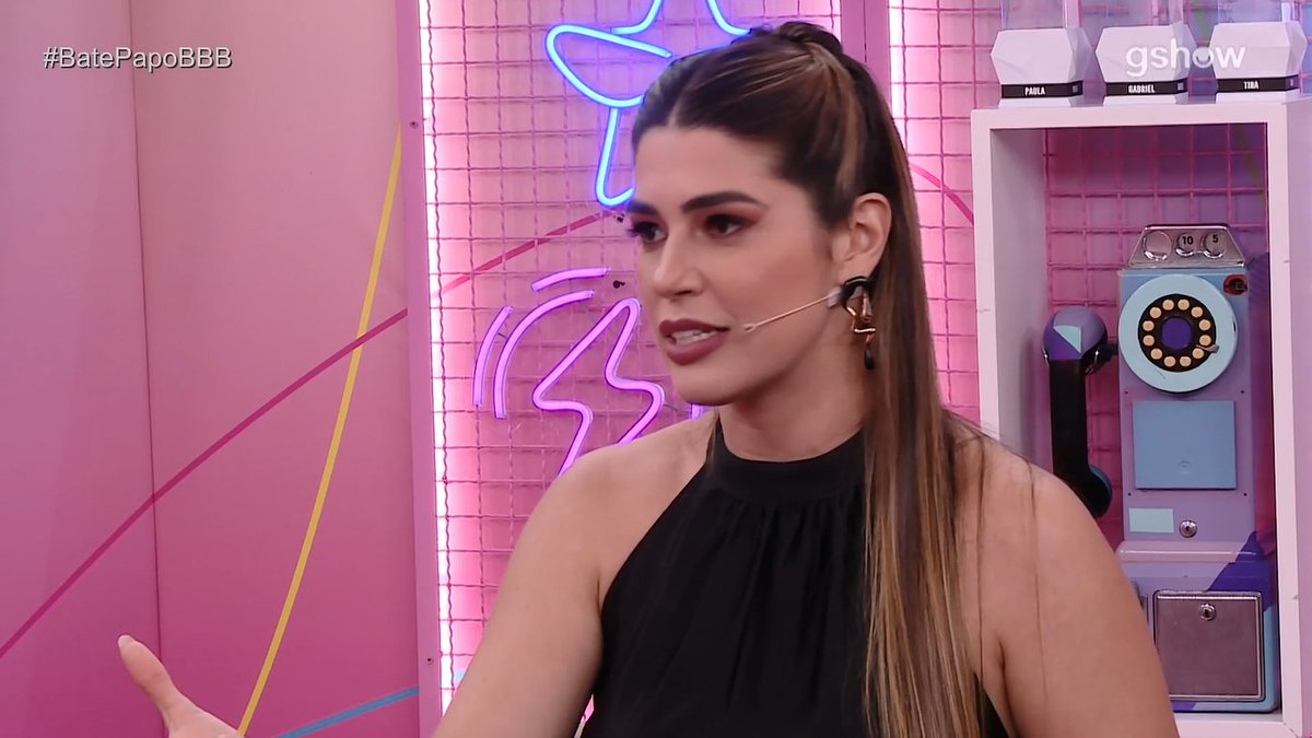 centralreality's tweet image. Vivian disse que se o Fred não tivesse imune ele teria ido pro paredão, e que o público sempre arruma um jeito de dar uma resposta, e que a Larissa está hoje ali por isso #BBB23