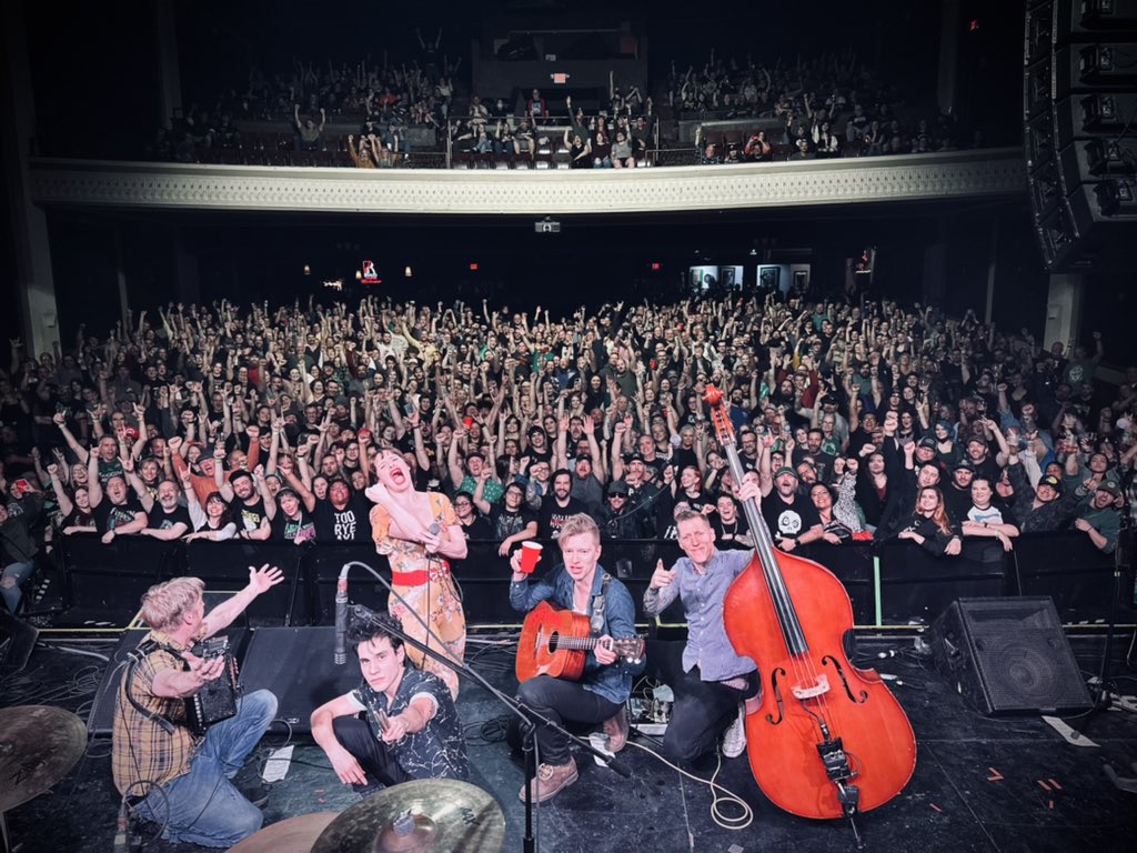 SkinnyLister's tweet photo. Skinny left their heart in Tuscon, Arizona. Canโt wait to โGet Backโ here! ๐๐๐ #getbackjojo https://t.co/wyD1f5ouza