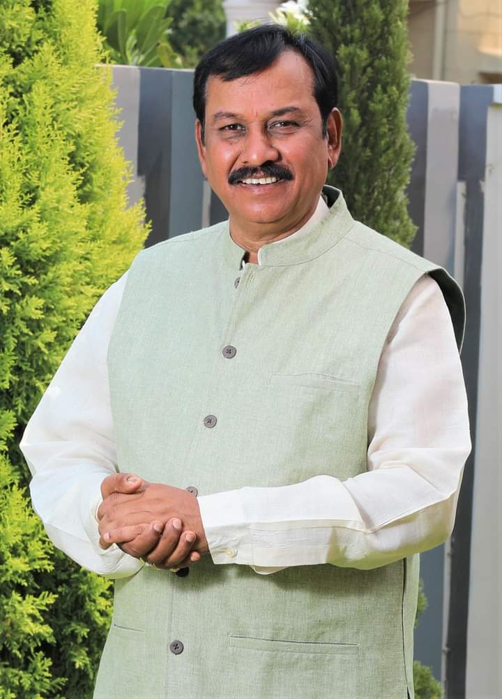 tejendrkumar3's tweet image. दुर्ग लोकसभा के लोकप्रिय #सांसद बड़े भैय्या Vijay Baghel जी को जन्मदिन की बहुत-बहुत बधाई शुभकामनाएं
आप स्वस्थ रहें भगवान भोले बाबा मां भगवती की कृपा सदा आप पर बनी रहे
@vijaybaghelcg