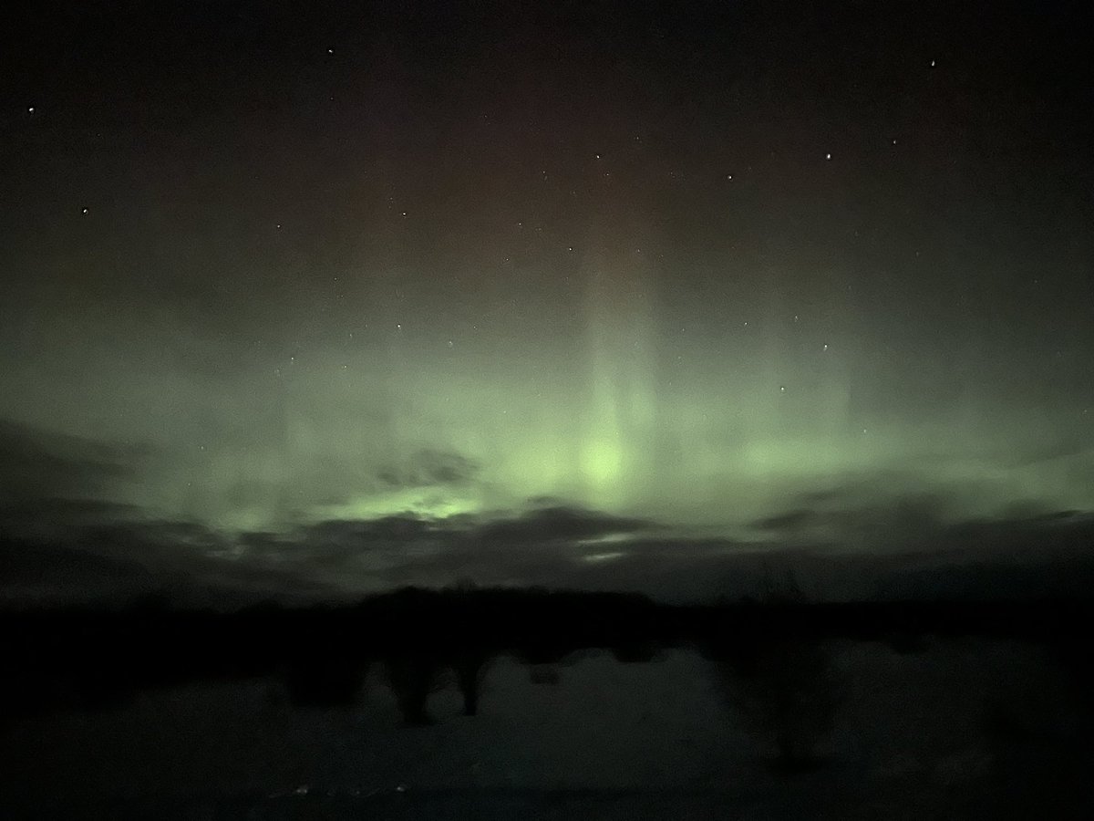 TannerChasing's tweet photo. Northern lights are out at the northern most part of the contiguous US! #northernlights #aurora #minnesota #AngleInlet https://t.co/pfXTR96GFO