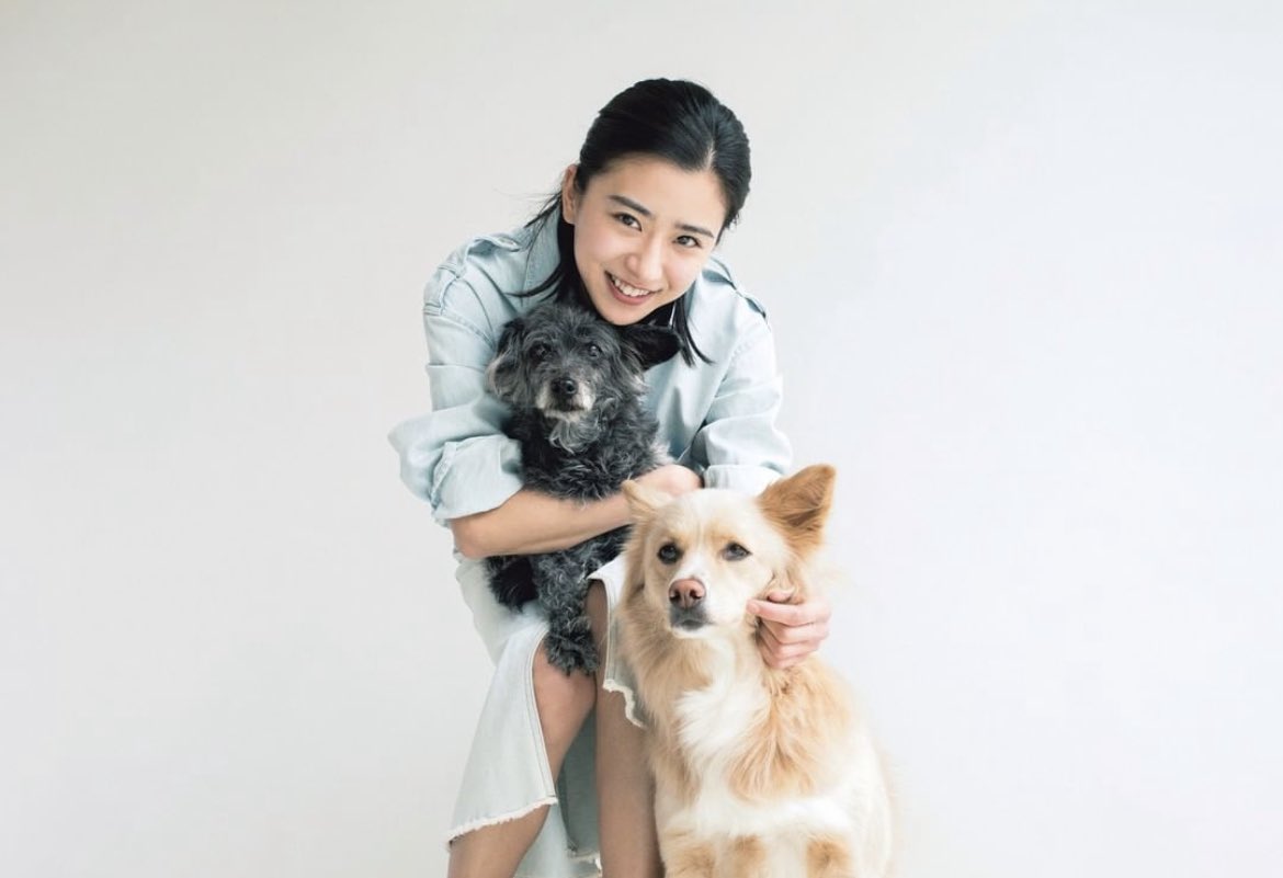 Black03041503's tweet photo. 結菜ちゃんお誕生日おめでとうございます！！🎉🎊🎉
25歳の年はたくさんテレビで姿が見れて嬉しかったです♪
今年も健康で良い一年でありますように🙏
#黒島結菜 https://t.co/dmISKrq2zC