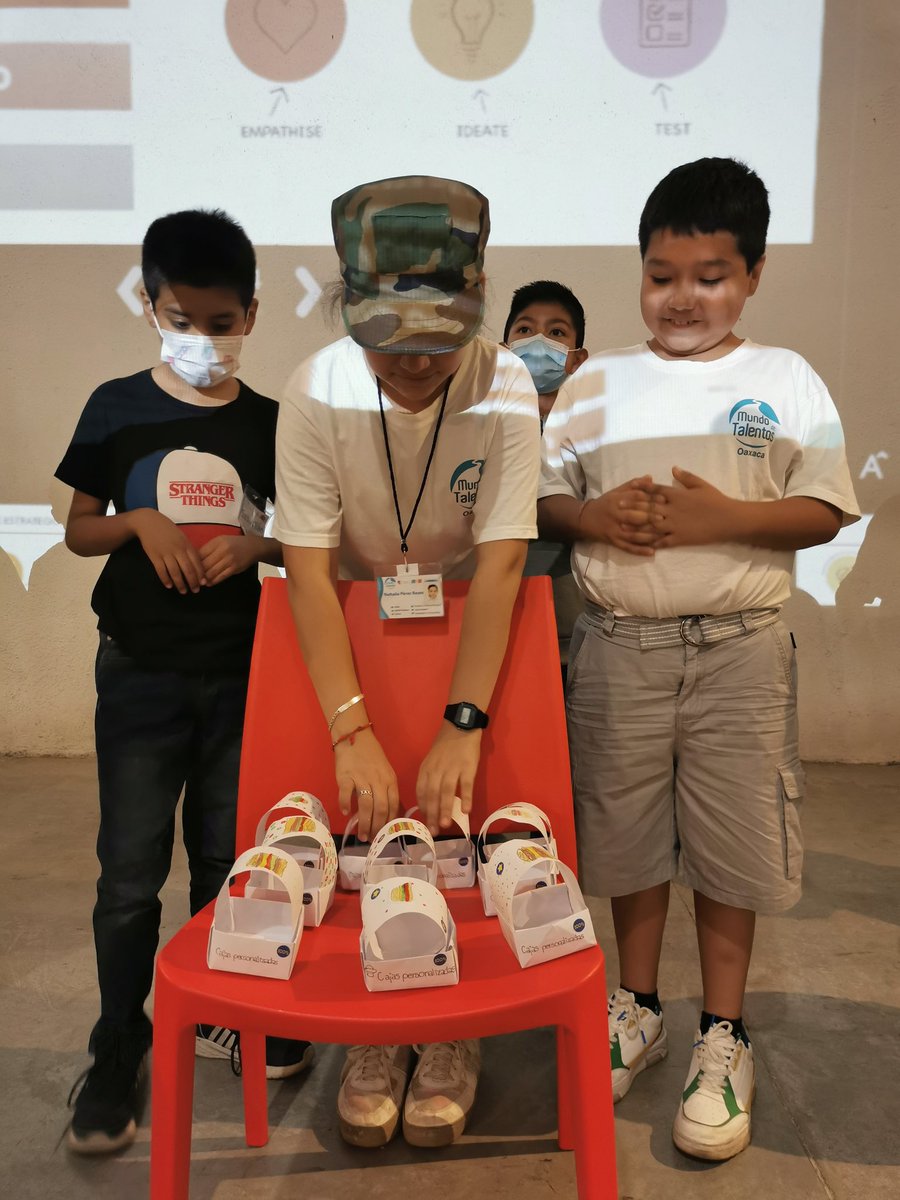 #MundodeTalentos muchas Gracias por la invitación, fue muy placentero hacer #planes de #negocio con los #futuros #emprendedores <a href="/Coparmexoaxaca/">COPARMEX Oaxaca</a> está para apoyarles #porquenadieesmejorquetodosjuntos