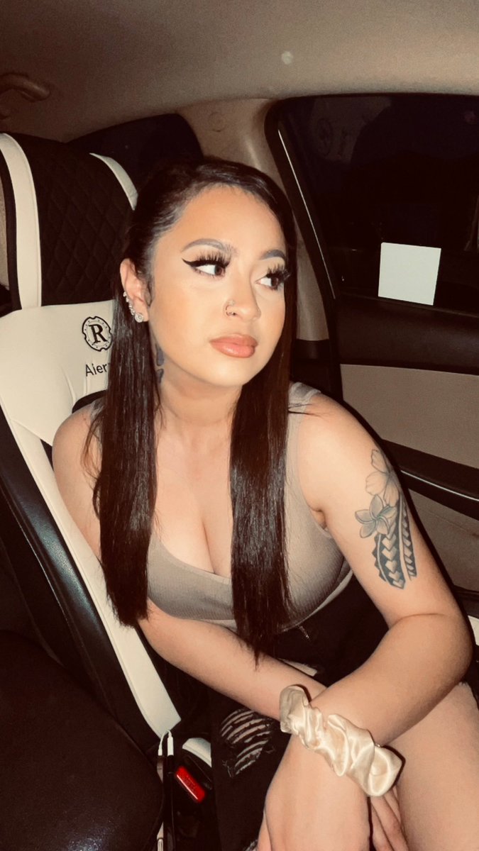 SPoliteau's tweet photo. I heard you’re the plug, can I be the circuit? 💌 https://t.co/koPQpTywRG